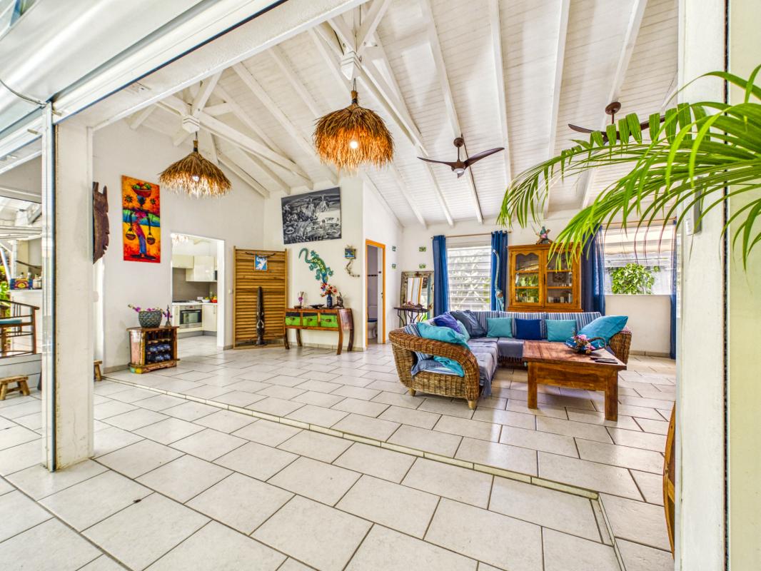 16.location villa avec piscine proche plage St François Guadeloupe